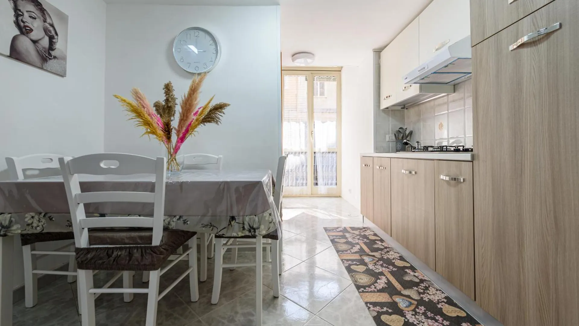 Holiday House Raffy & Ary Neapol Apartmán
